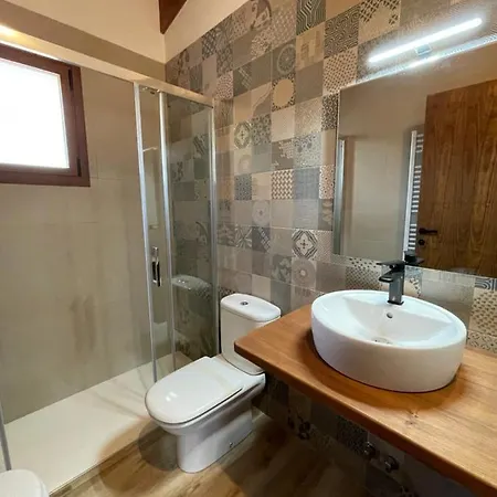 Casa De Les Escoles, Espinalbet - Alberga Chalet Castellar del Riu