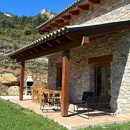 Casa De Les Escoles, Espinalbet - Alberga * Castellar del Riu